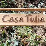Tulia Landhuis *